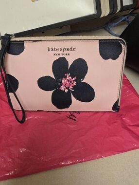 kate spade New York Pink Floral Wristlet